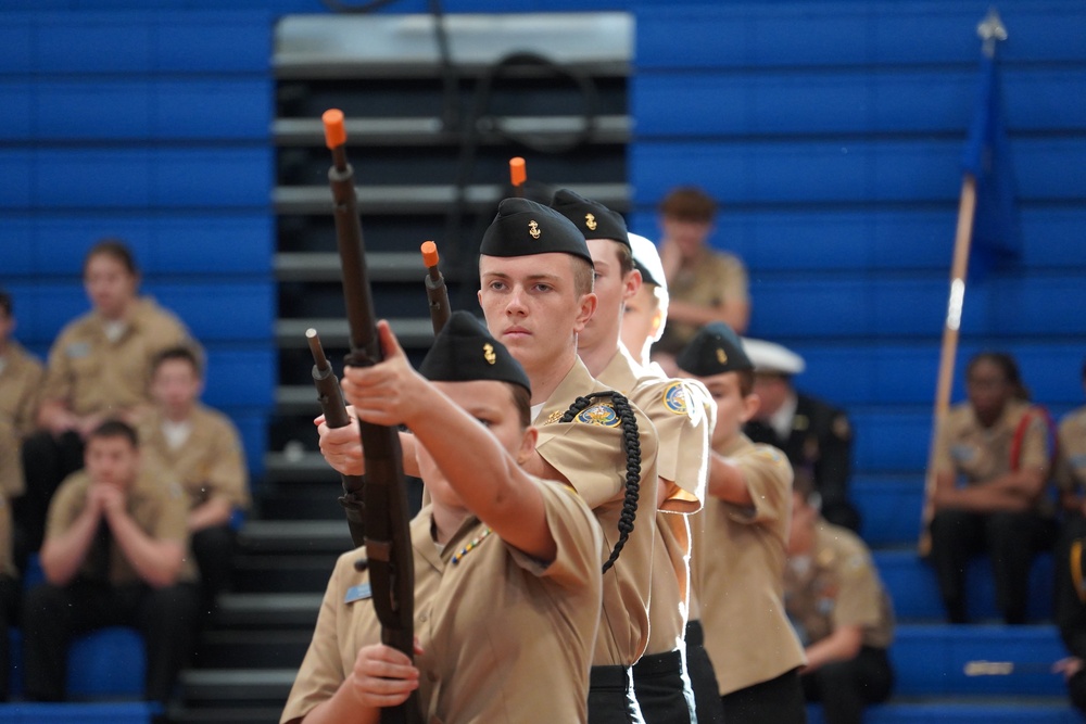 NWS Yorktown Sailors volunteer at York High School during annual NJROTC event