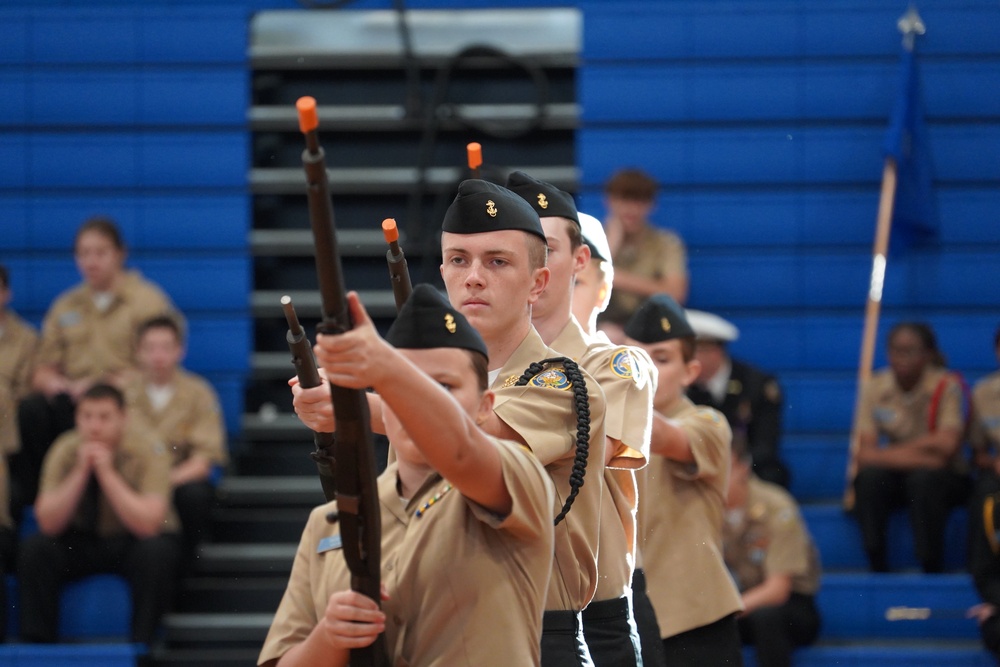 NWS Yorktown Sailors volunteer at York High School during annual NJROTC event