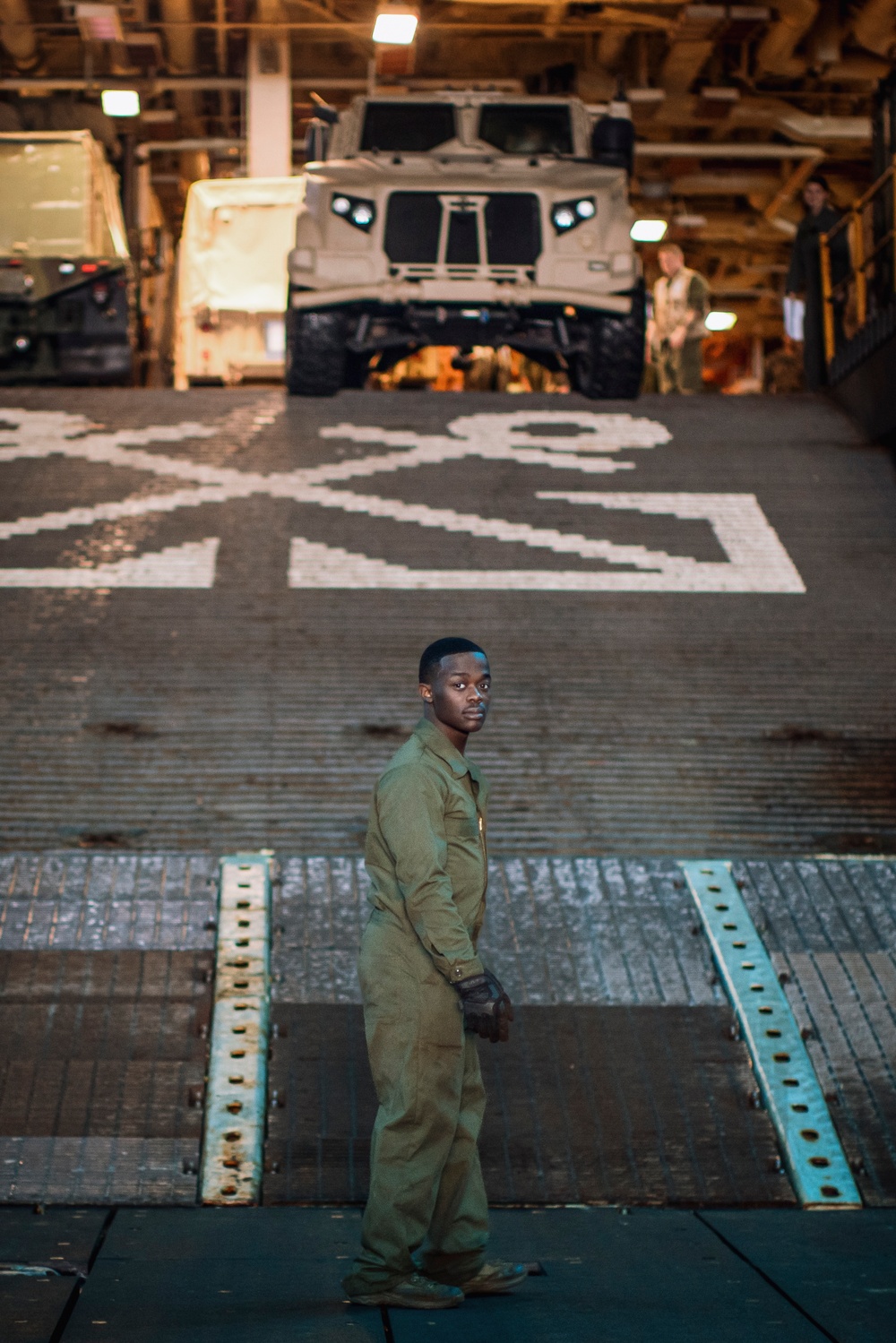 15th MEU Offloads USS Boxer