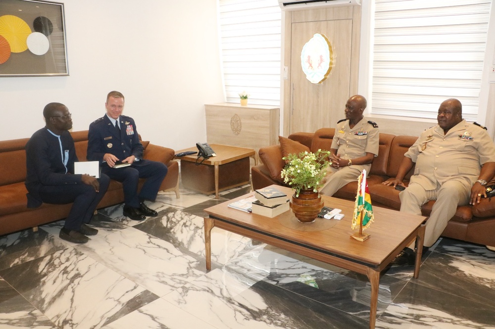 Maj. Gen. Ekman Visits Togo