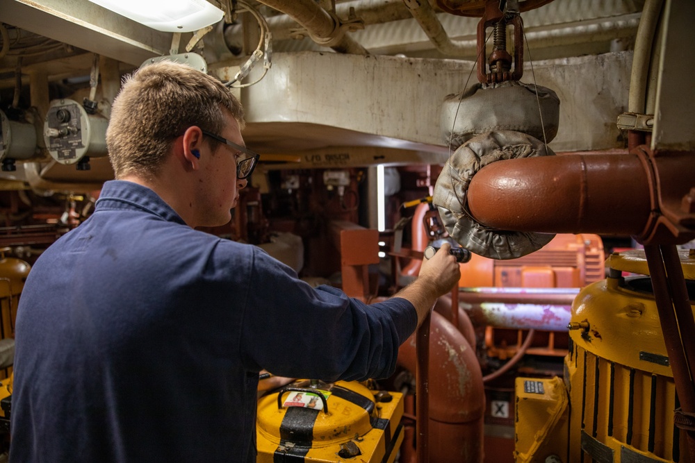 Engineering Training Team Drill Aboard the USS Cole