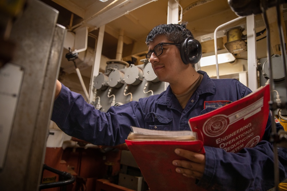 Engineering Training Team Drill Aboard the USS Cole