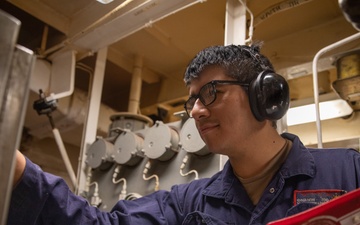 Engineering Training Team Drill Aboard the USS Cole