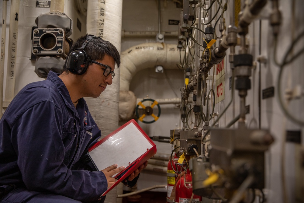 Engineering Training Team Drill Aboard the USS Cole