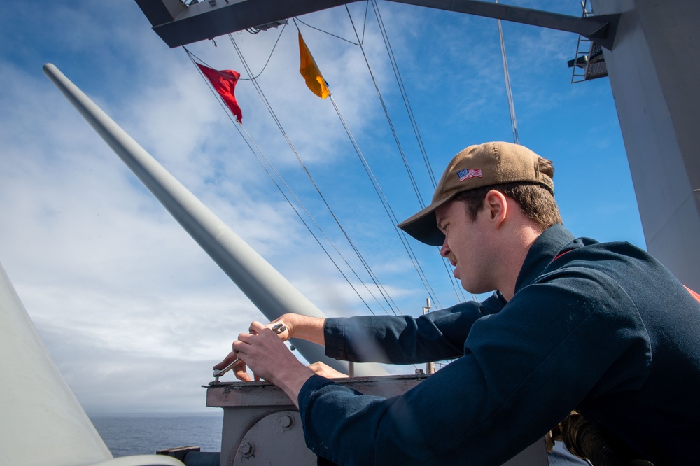 Sailors Work Aloft Aboard USS Carl Vinson (CVN 70)