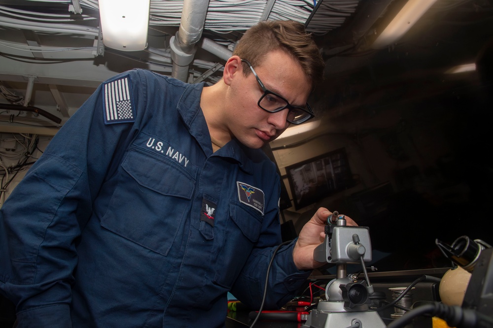 Daily Operations Aboard USS Carl Vinson (CVN 70)