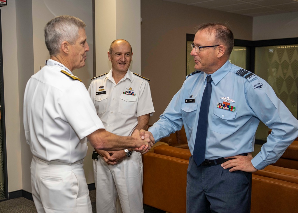 Commander, U.S. Pacific Fleet Visits New Zealand