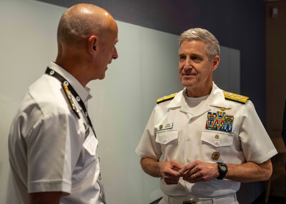 Commander, U.S. Pacific Fleet Visits New Zealand