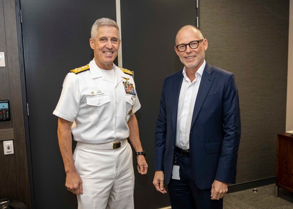 Commander, U.S. Pacific Fleet Visits New Zealand