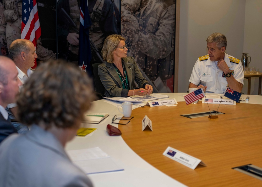 Commander, U.S. Pacific Fleet Visits New Zealand