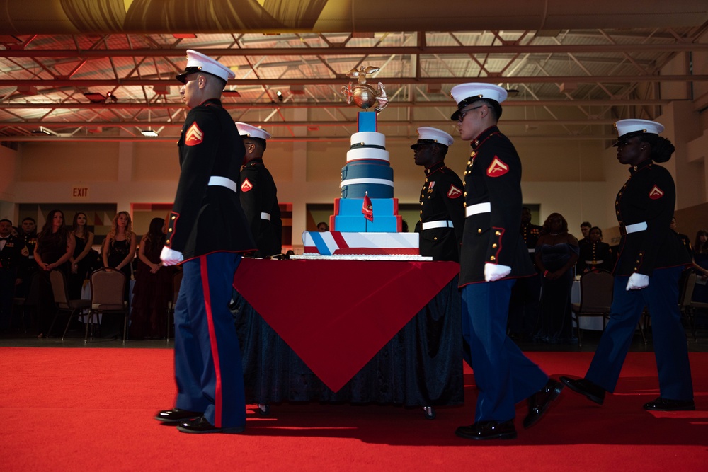 Sgt. Maj. Ruiz Visits 2nd CRR 249th Birthday Ball