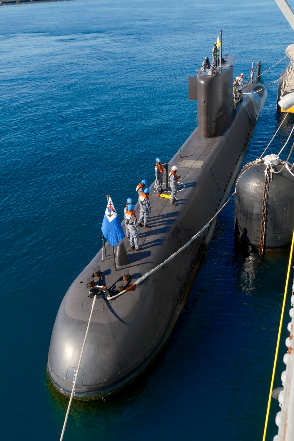 ROK Submarine Na Dae-Yong (SS-069) Moored Alongside USS Frank Cable (AS40)