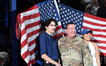 Tampa Bay Lightning honor retiring Army Reserve officer