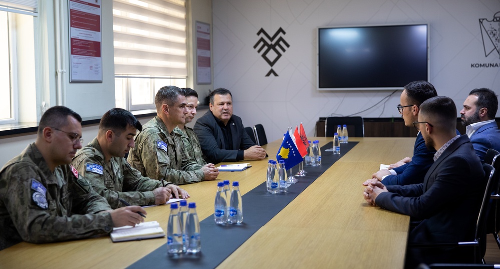 KFOR RC-E Deputy Commander Meets with Mayor of Gjilan, Kosovo