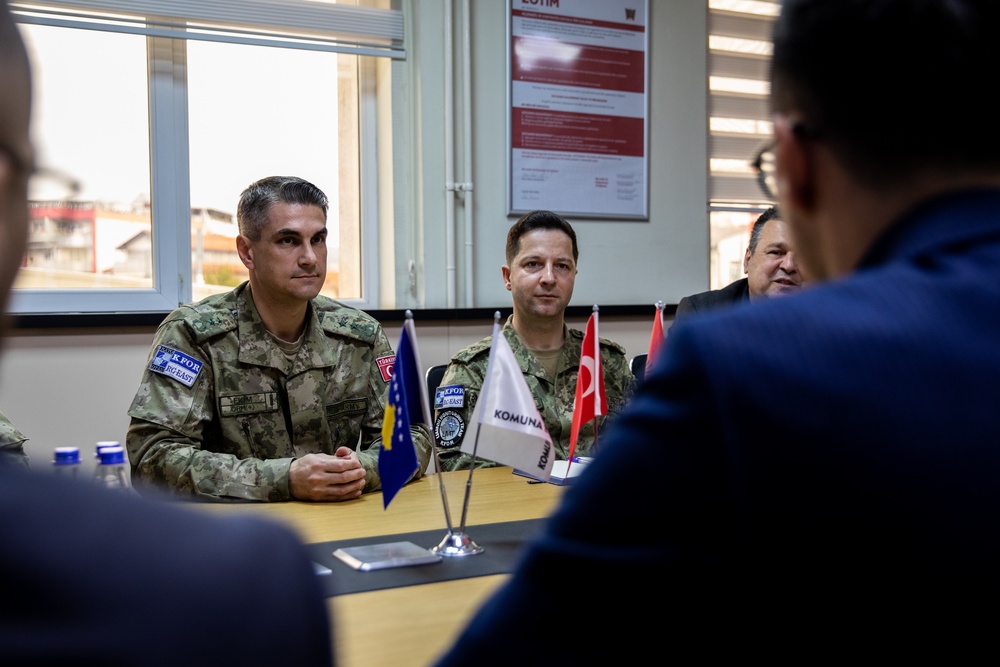 KFOR RC-E Deputy Commander Meets with Mayor of Gjilan, Kosovo