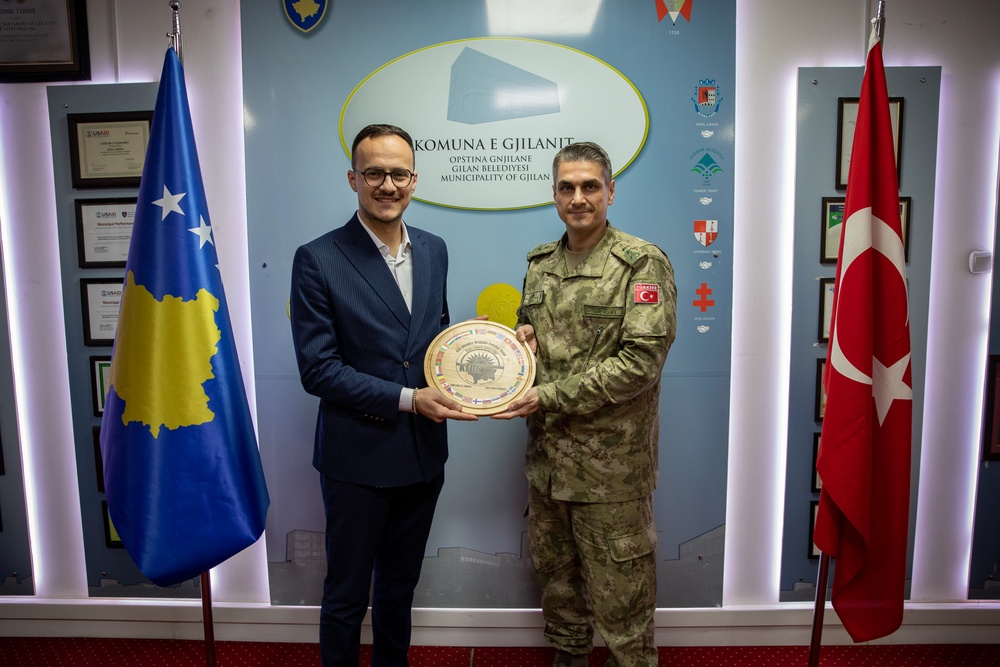 KFOR RC-E Deputy Commander Meets with Mayor of Gjilan, Kosovo