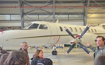 Italian Middle School Students Tour NSA Naples