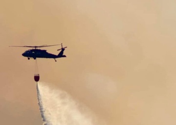 New York Army National Guard helicopter crews fight Jennings Creek Fire