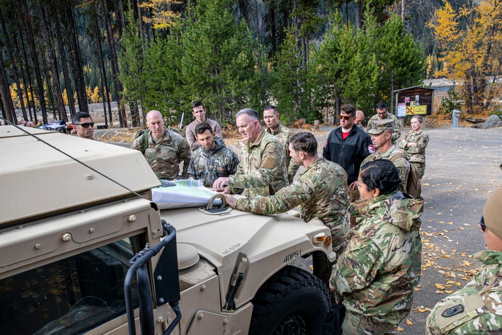 WA Guard TAG visits with U.S. Navy Growler recovery team