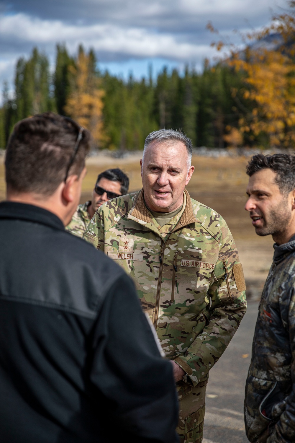 WA Guard TAG visits with U.S. Navy Growler recovery team