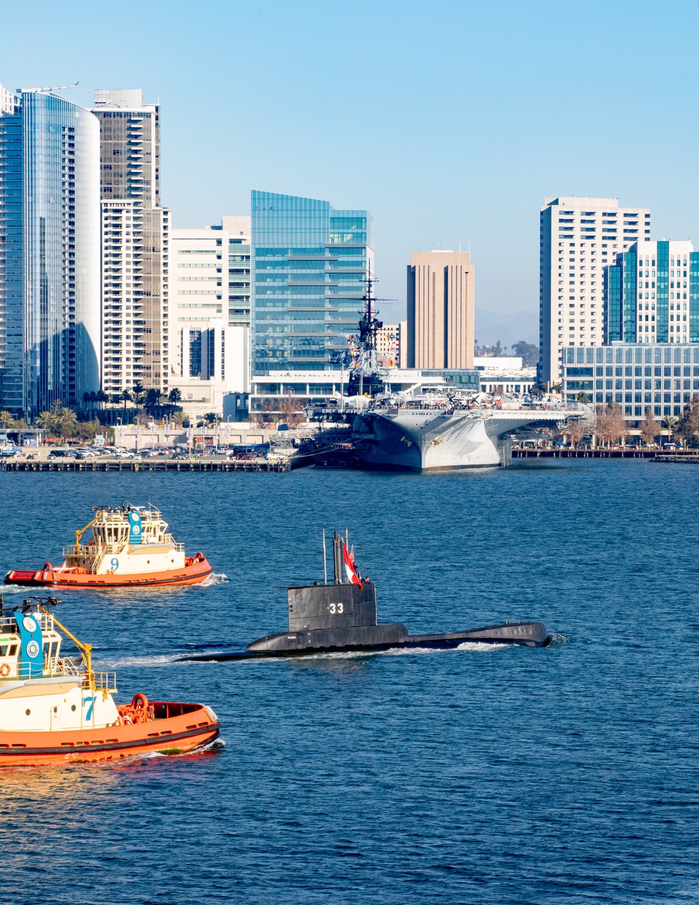 Peruvian Navy Submarine BAP Pisagua Passes USS Midway Museum