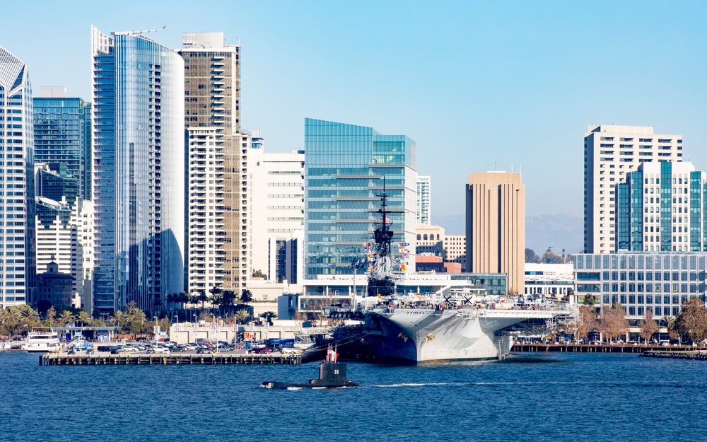 Peruvian Navy Submarine BAP Pisagua Passes USS Midway Museum