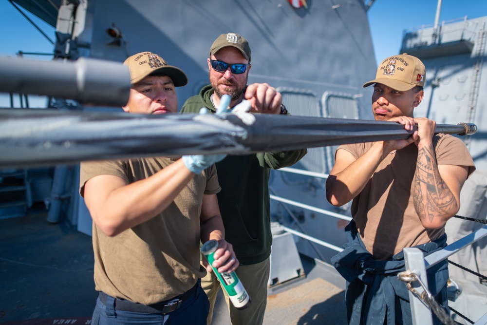 USS Sampson (DDG 102) Gets a Ship Groom at Naval Surface Warfare Center, Port Hueneme Division