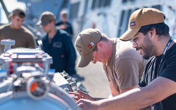 USS Sampson (DDG 102) Gets a Ship Groom at Naval Surface Warfare Center, Port Hueneme Division