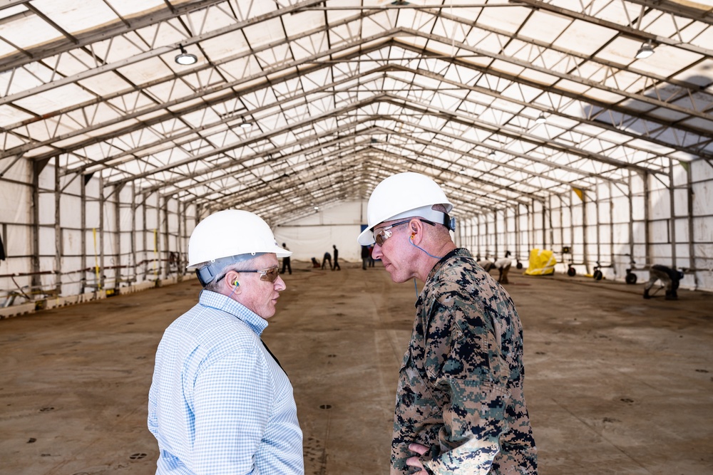 Commandant, Gen. Smith, Checks Progress on New LHAs, LPDs