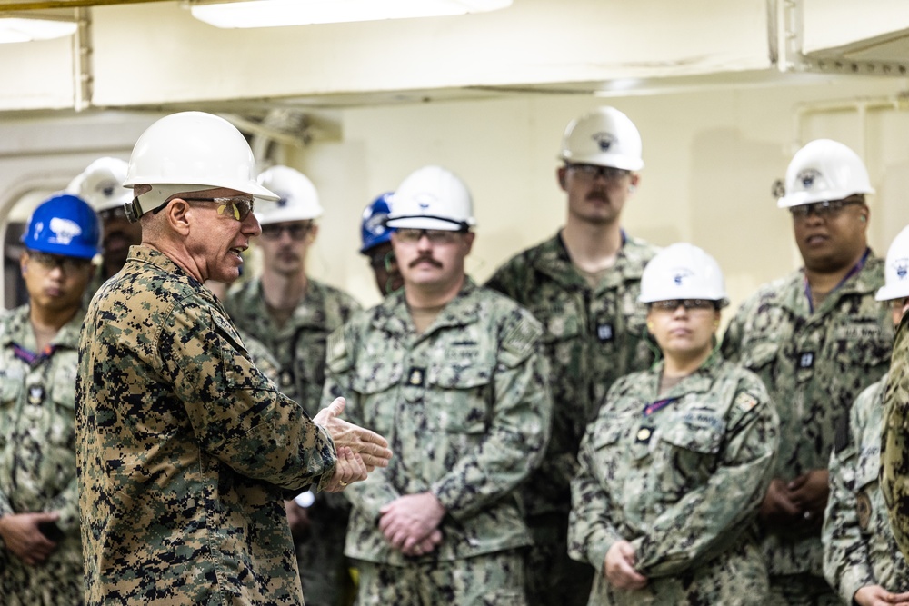 Commandant, Gen. Smith, Checks Progress on New LHAs, LPDs