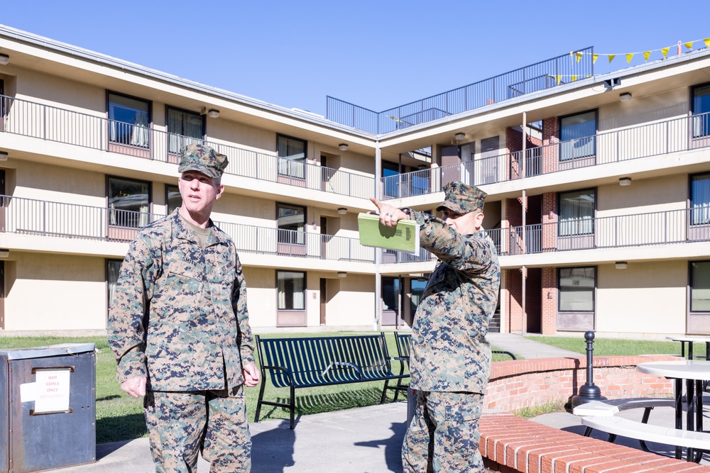 Commandant, Gen. Smith, Visits NAS Meridian