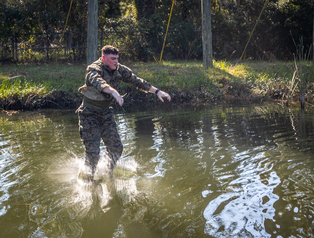 MAG-31 NCOs complete Confidence Course