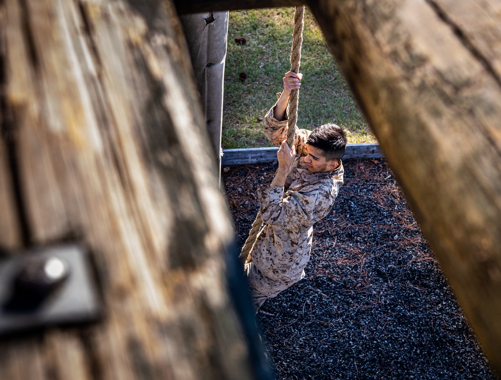 MAG-31 NCOs complete Confidence Course