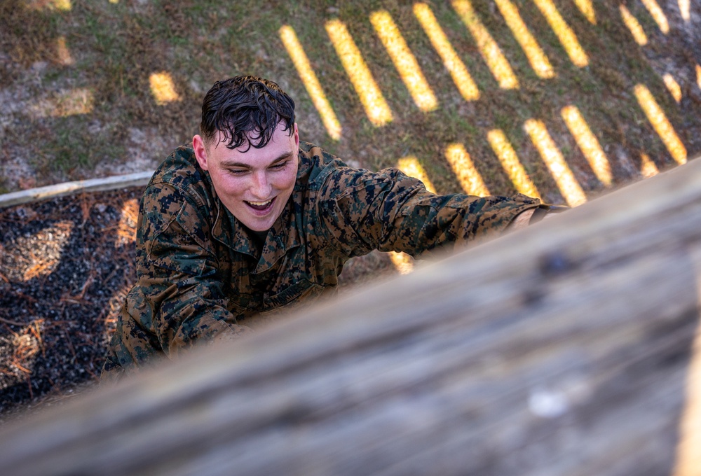 MAG-31 NCOs complete Confidence Course