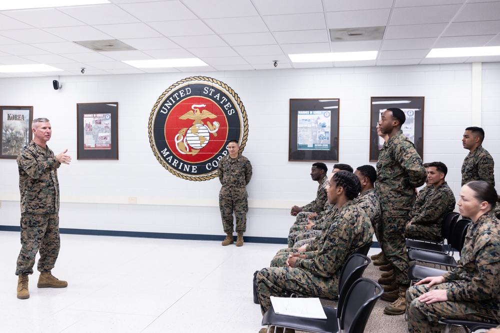 Commandant, Gen. Smith, Visits NAS Meridian