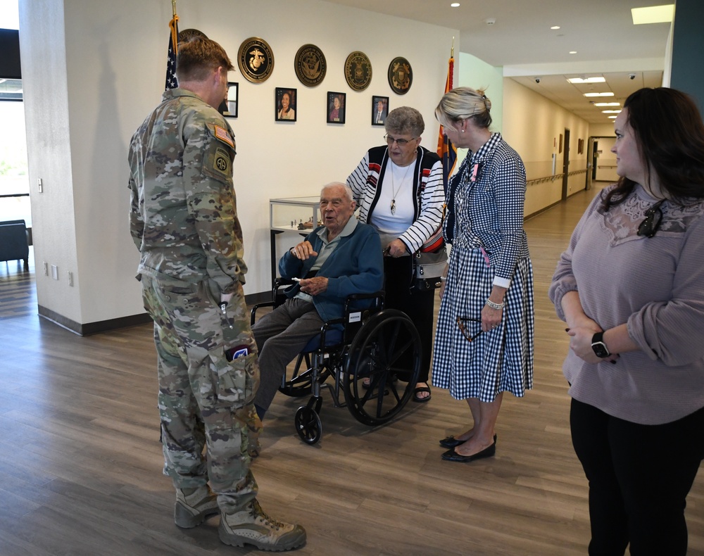 YTC Commander and Soldiers visit Veterans home