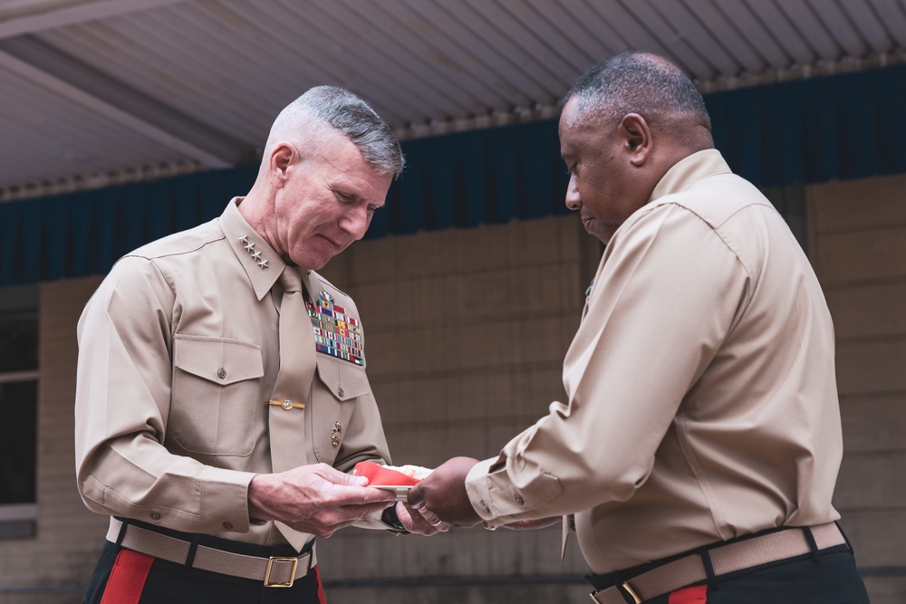 Commandant, Gen. Smith, Attends Pentagon Cake Cutting