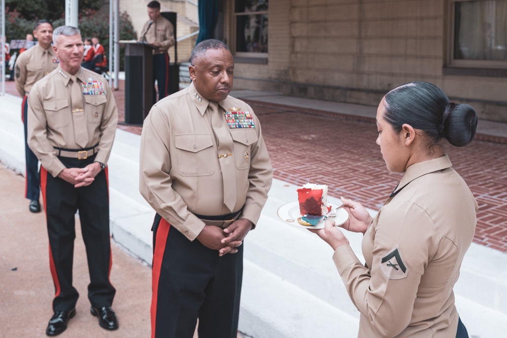 Commandant, Gen. Smith, Attends Pentagon Cake Cutting