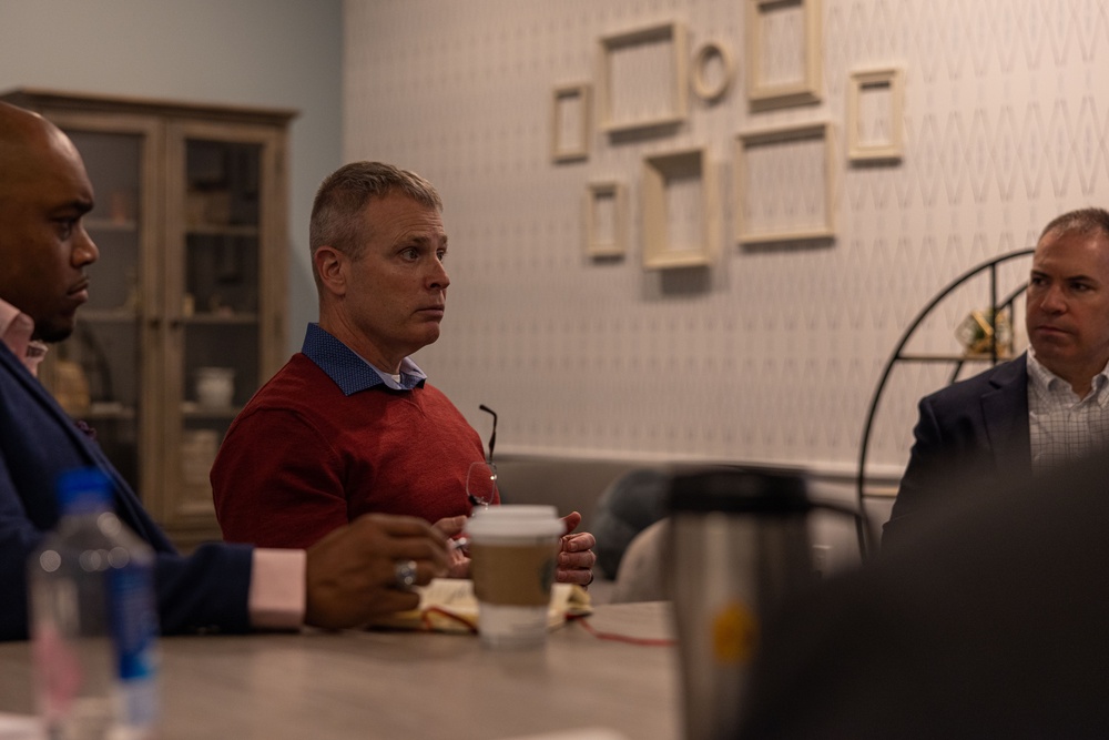 SES Aaron Tooke meets with MIU leadership