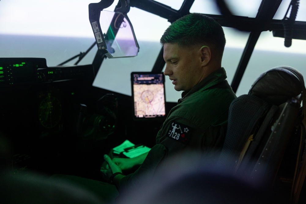 KC-130J Fleet Replacement Detachment utilizes KC-130J simulator