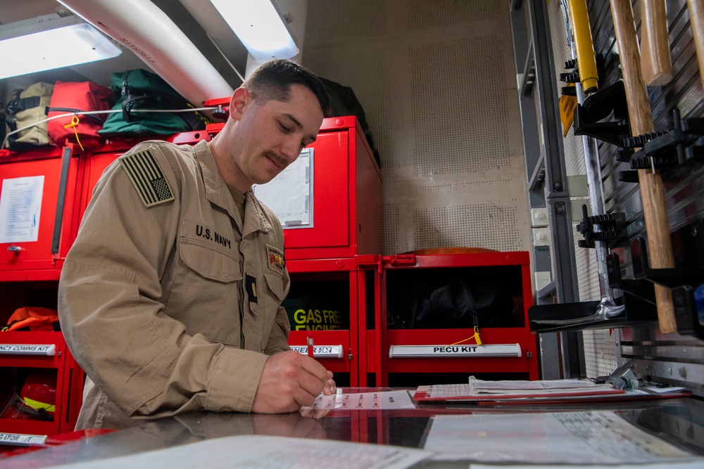 USS Sterett conducts routine operations as part of the Carl Vinson Carrier Strike Group