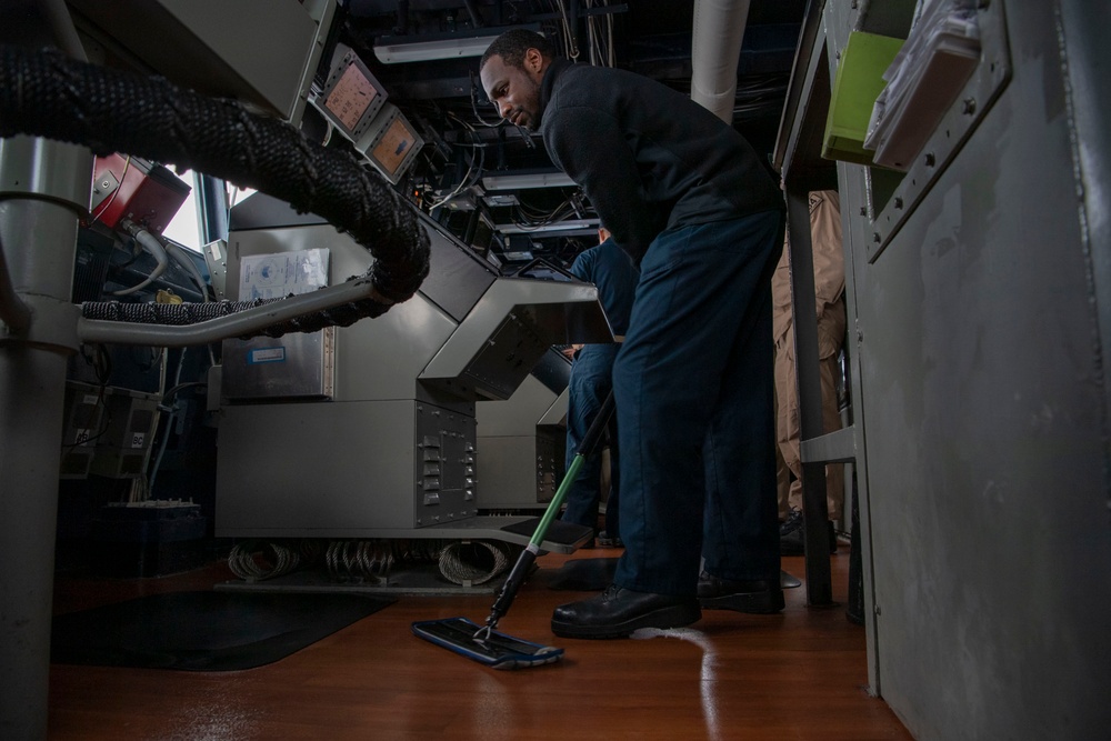 USS Sterett conducts routine operations as part of the Carl Vinson Carrier Strike Group