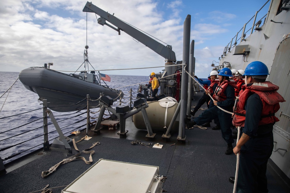 USS Higgins Conducts Man Overboard Drill