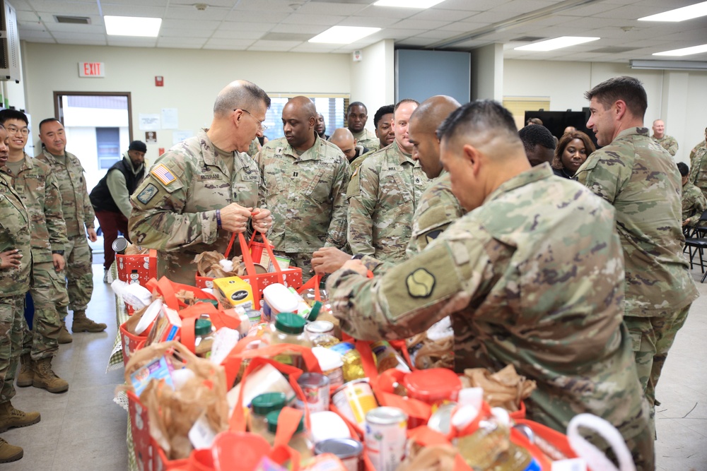 USAG Daegu and 19th ESC Unite to Provide Thanksgiving Support for Soldiers and Families