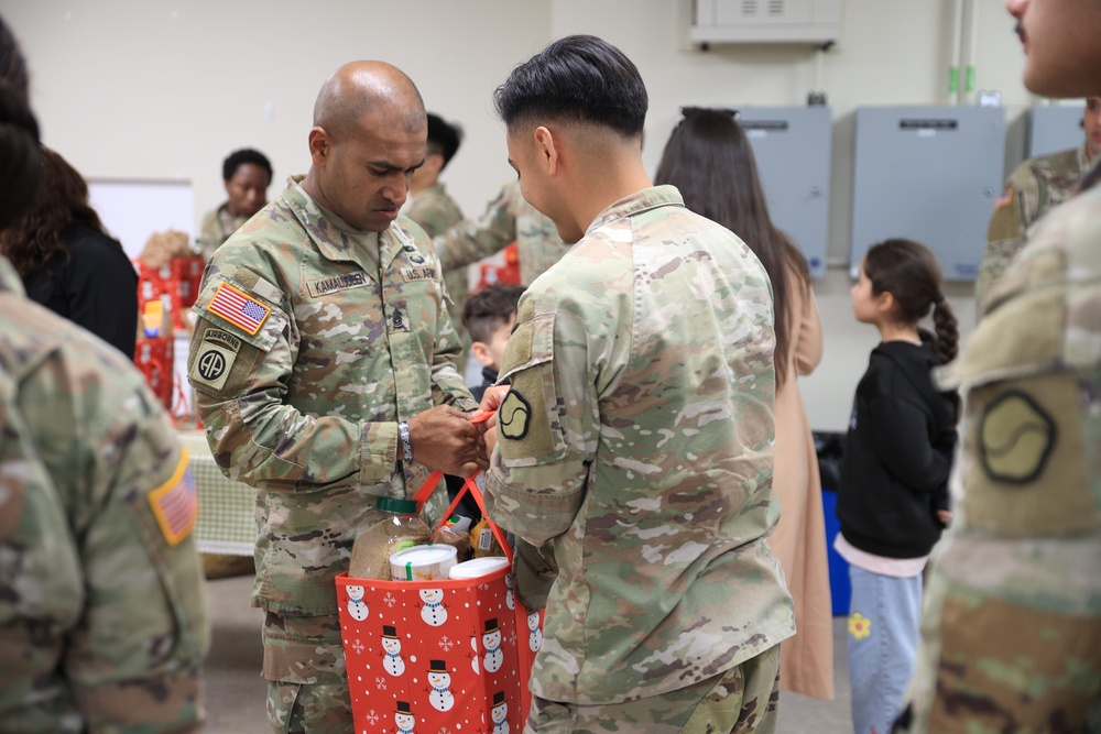 USAG Daegu and 19th ESC Unite to Provide Thanksgiving Support for Soldiers and Families