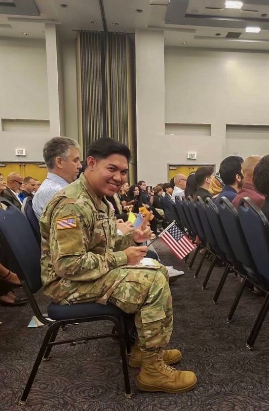 Florida Army National Guard Soldier becomes U.S. citizen