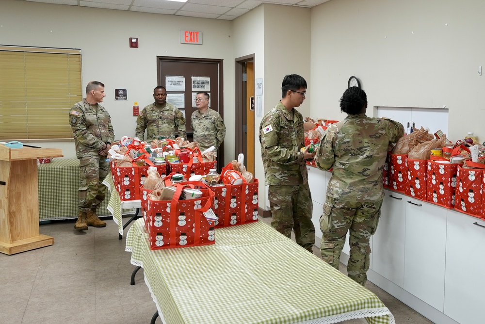 Thanksgiving Presents for Soldiers prepared by USAG DAGUE and 19th ESC