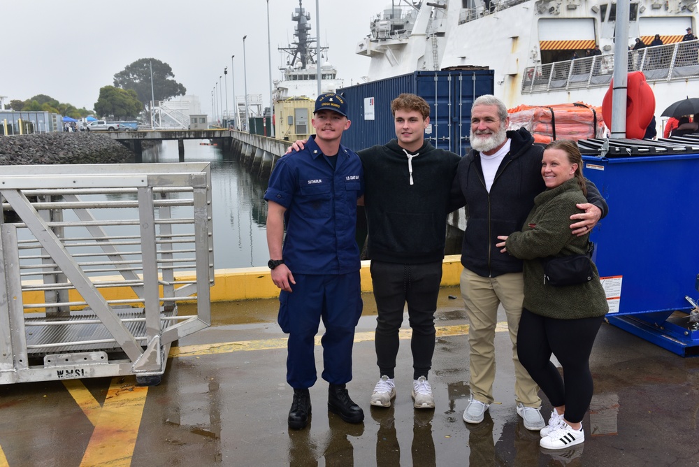 Coast Guard Cutter Munro returns home following contraband offload worth an estimated $440 million interdicted in Eastern Pacific Ocean