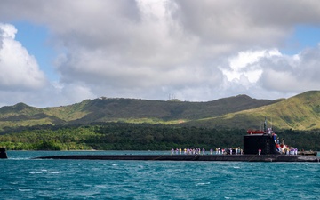 First Forward-Deployed Virginia-Class Submarine Arrives in Guam