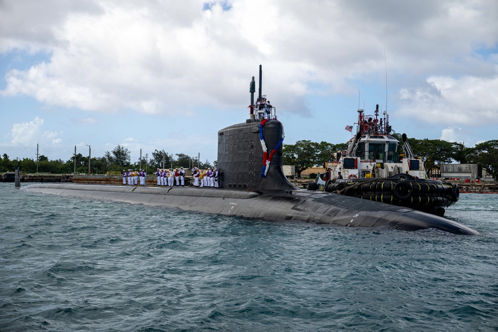 USS Minnesota Arrives in Guam